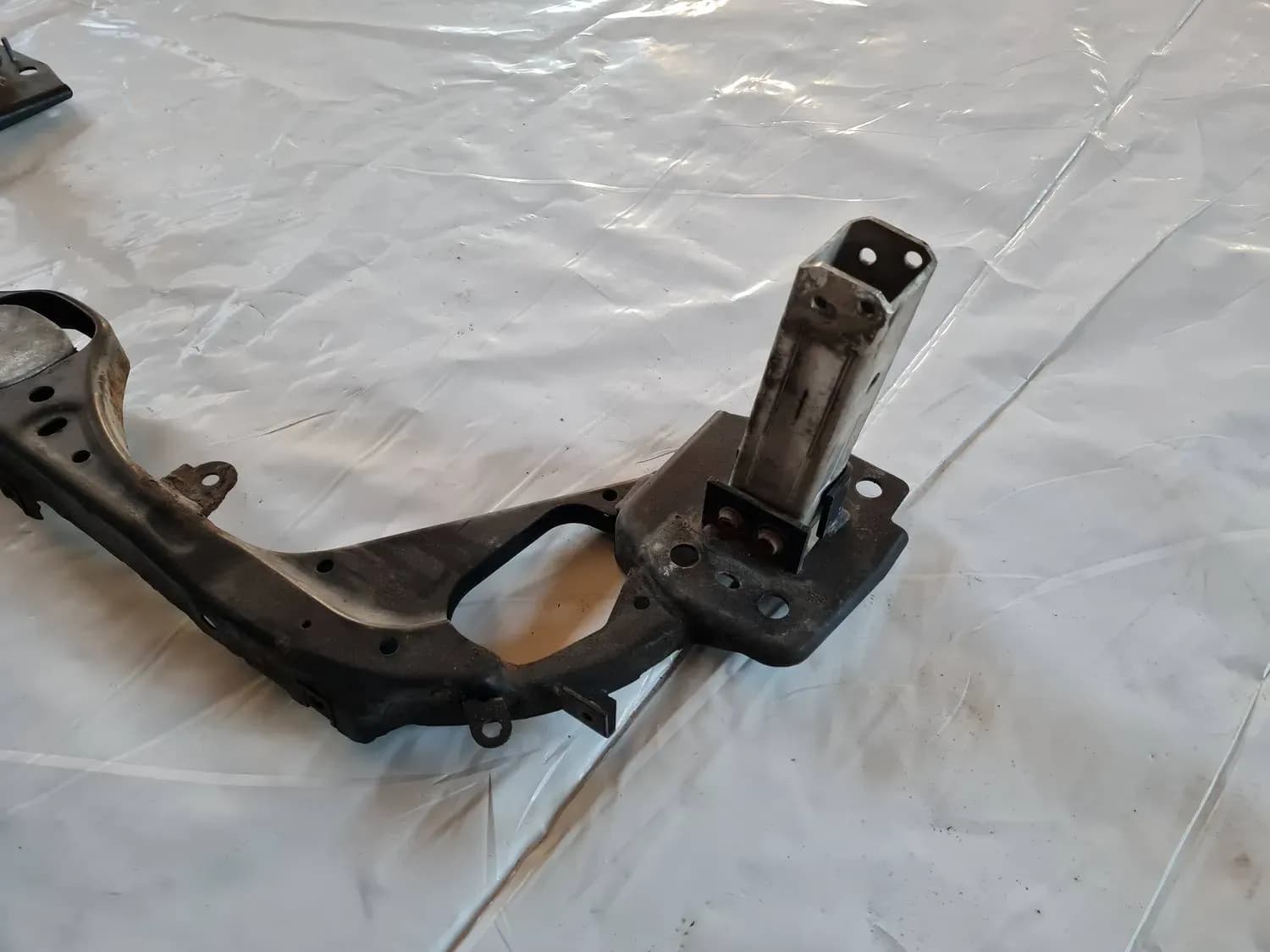 Traversă față pentru radiator AUDI A6 2008 - foto 4