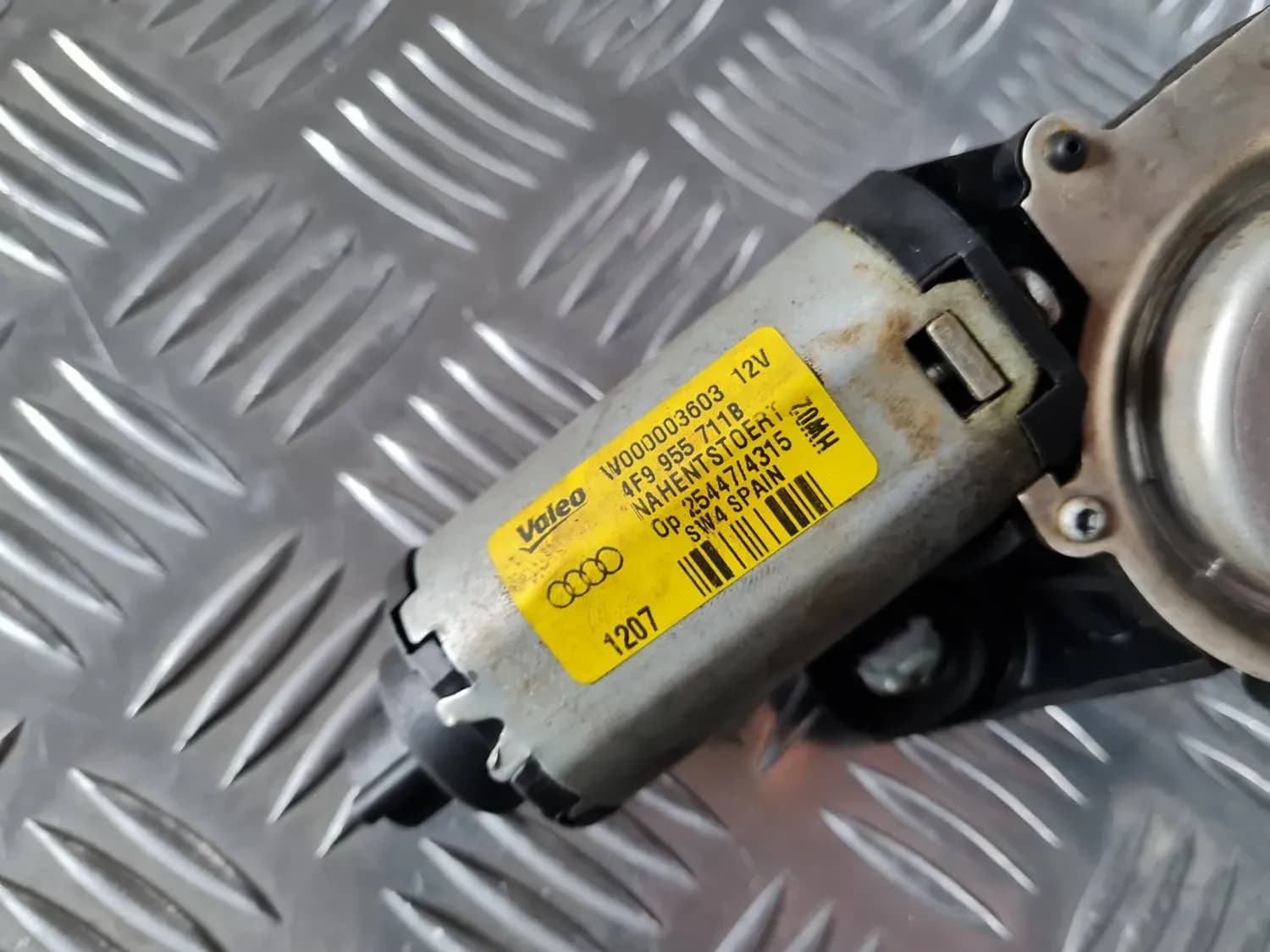 Motor ștergător lunetă spate AUDI A6 2008 - foto 4