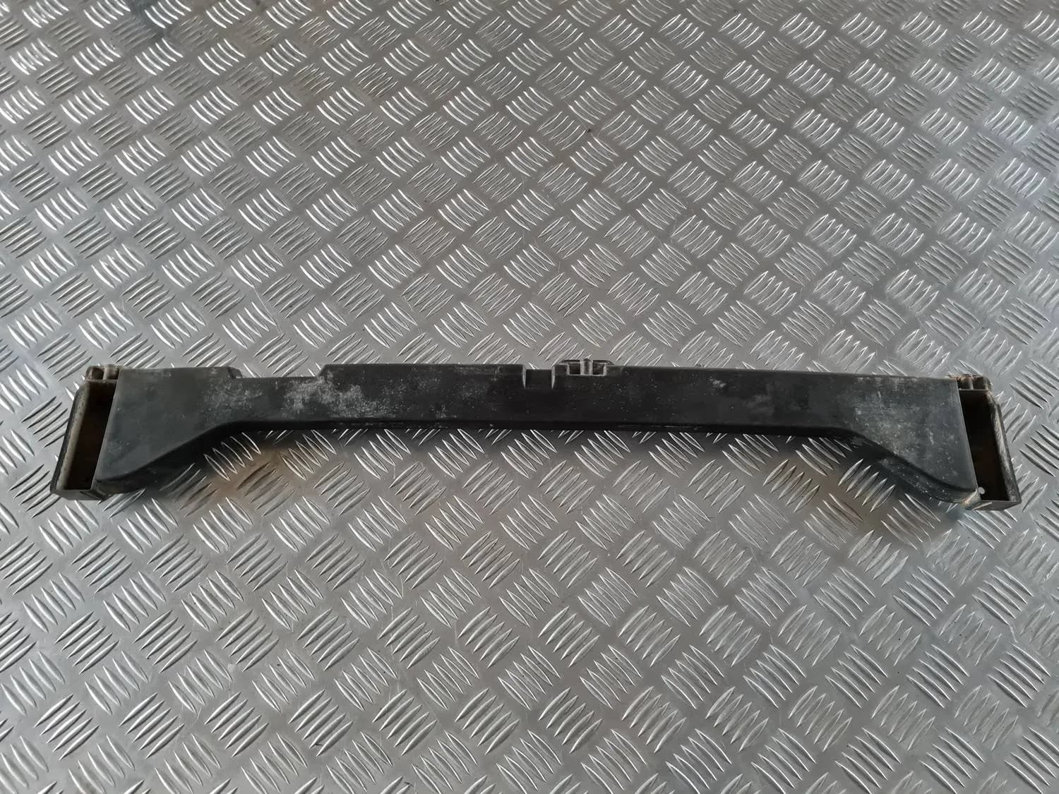Suport central pentru bara de protecție spate AUDI A6 2008 - foto 1