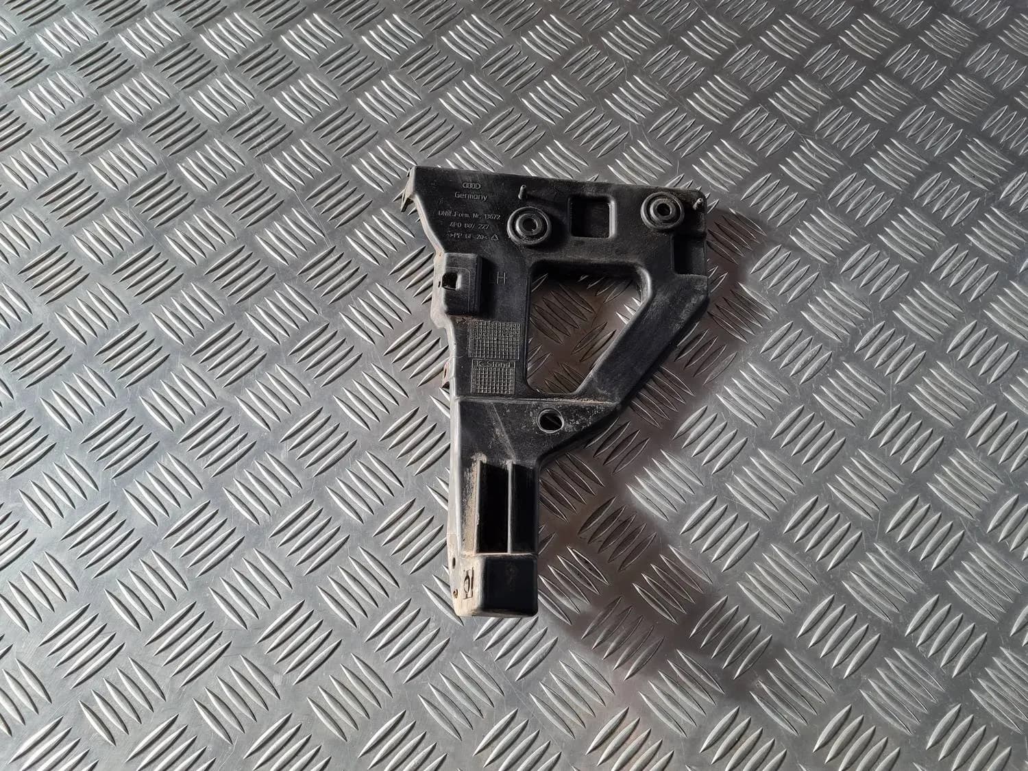 Suport stânga bara de protecție față AUDI A6 2008