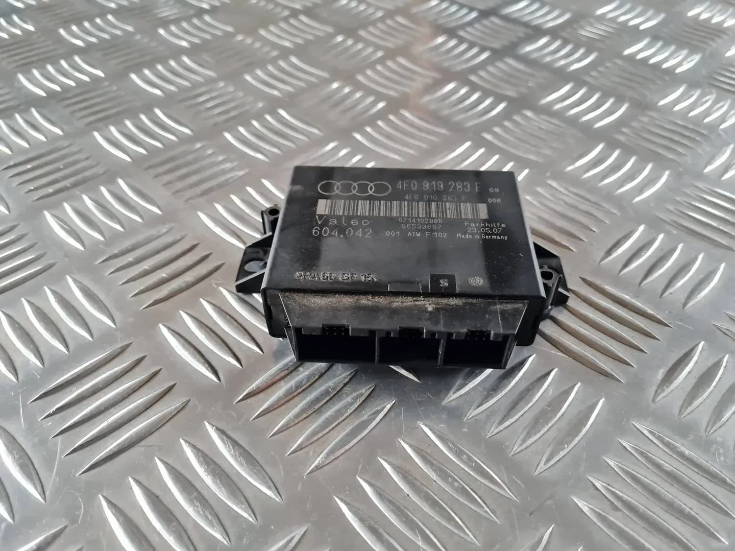 Unitatea de control a senzorilor de parcare AUDI A6 2008 - foto 4