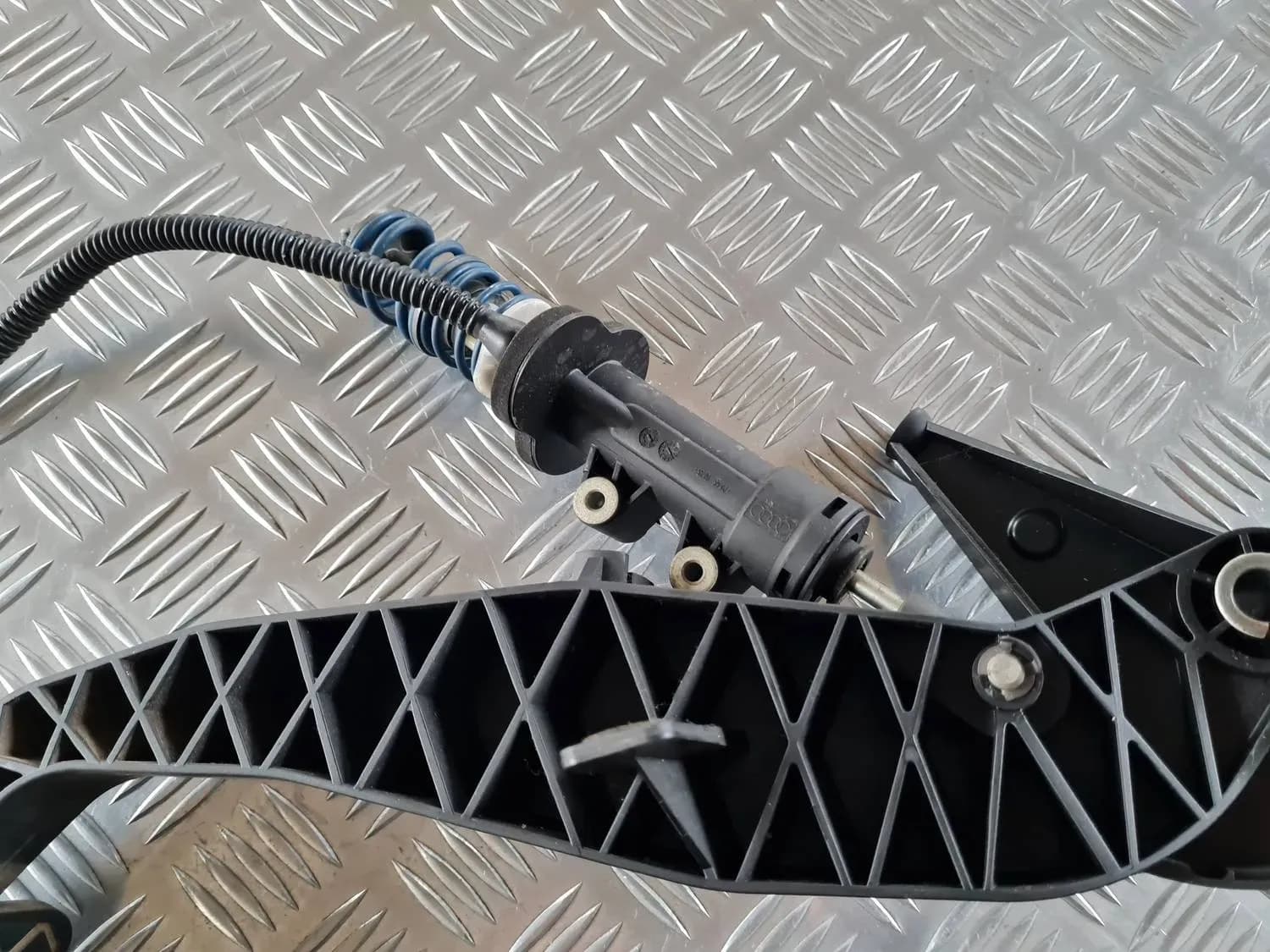 Pedala de ambreiaj AUDI A6 2008 - foto 4