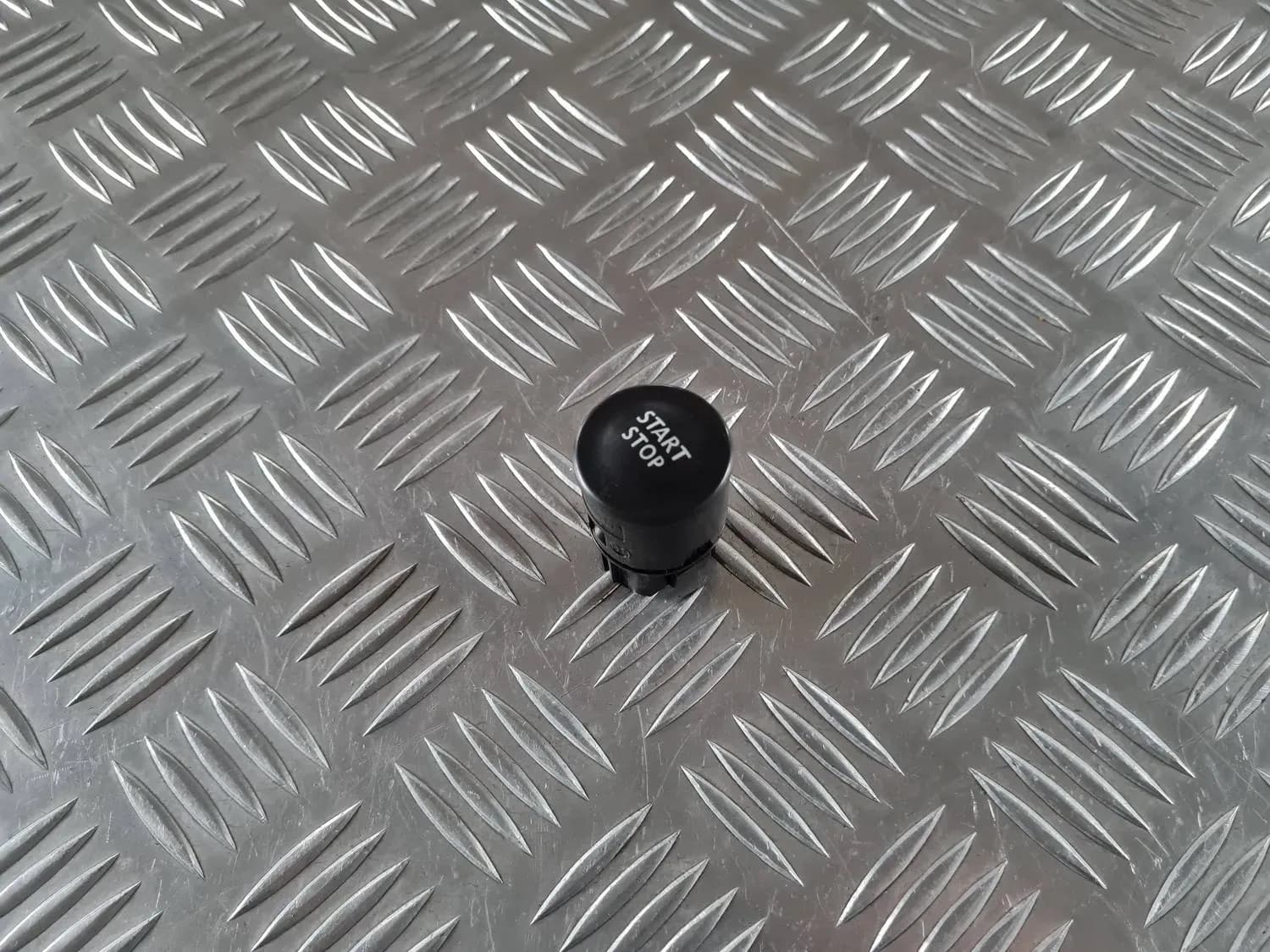 Butonul START/STOP al motorului RENAULT SCENIC III 2011 - foto 1