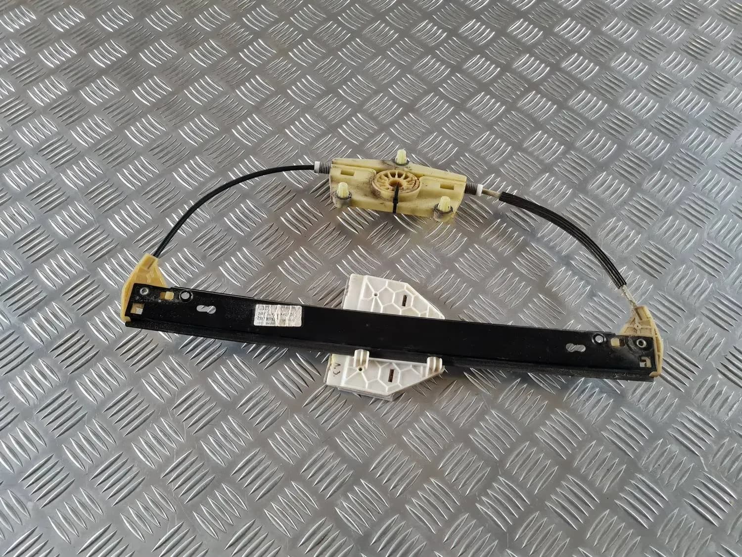 Ridicator geam spate stânga AUDI A6 2008 - foto 1