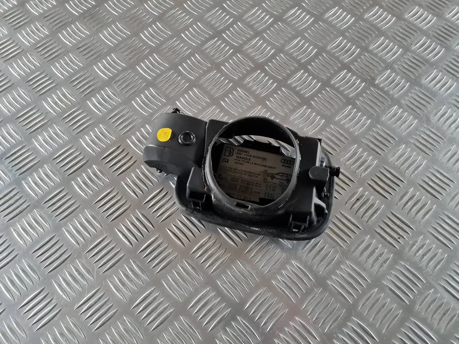 Capacul rezervorului de combustibil AUDI A6 2008 - foto 3