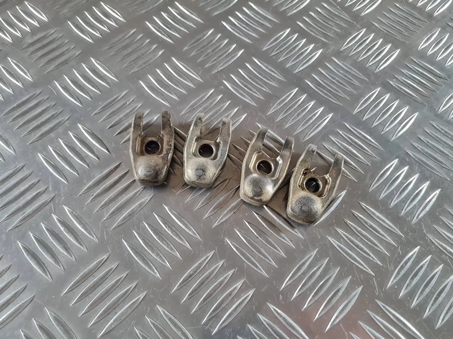 Suport pentru duza injectorului de combustibil RENAULT SCENIC III 2011 - foto 2