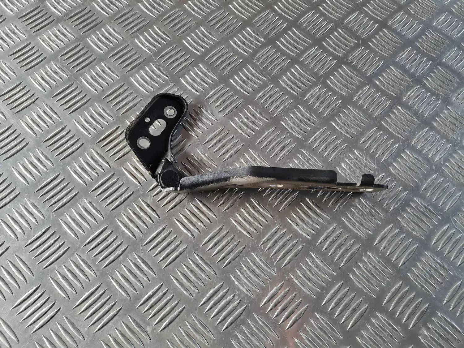 Balama capotei, dreapta AUDI A6 2008 - foto 3