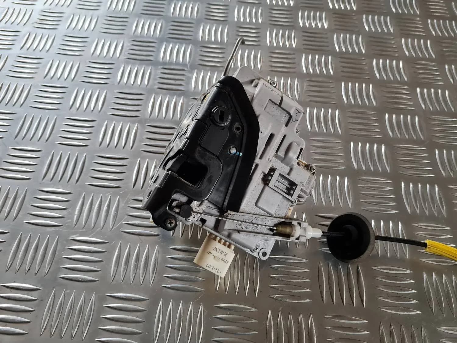Blocarea ușii stânga spate AUDI A6 2008 - foto 5