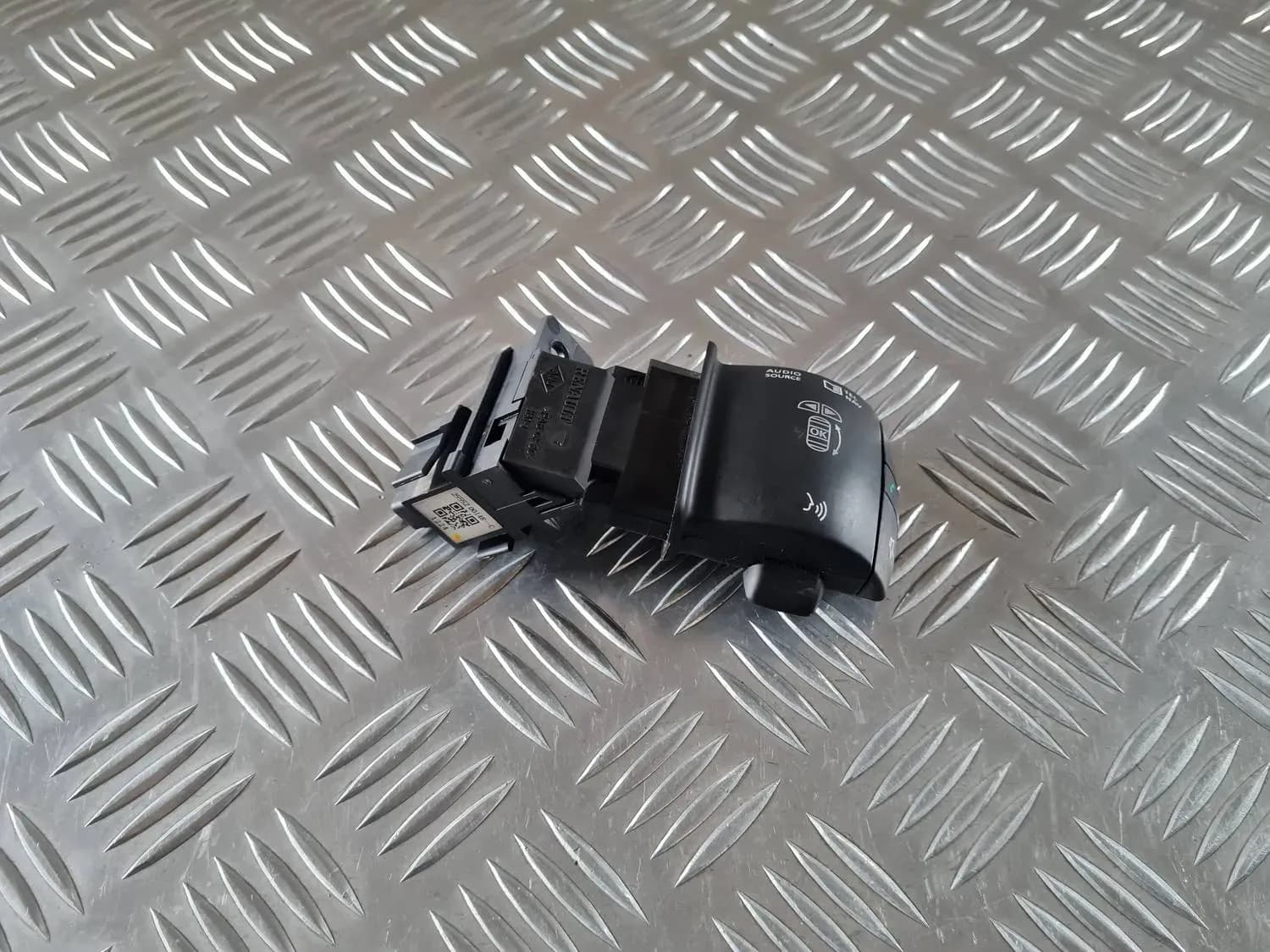 Comutator multifuncțional pentru volan RENAULT SCENIC III 2011 - foto 3