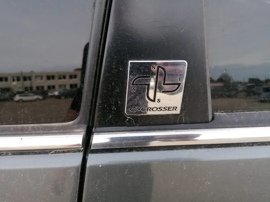 Fotografie mașină dezmembrată 3