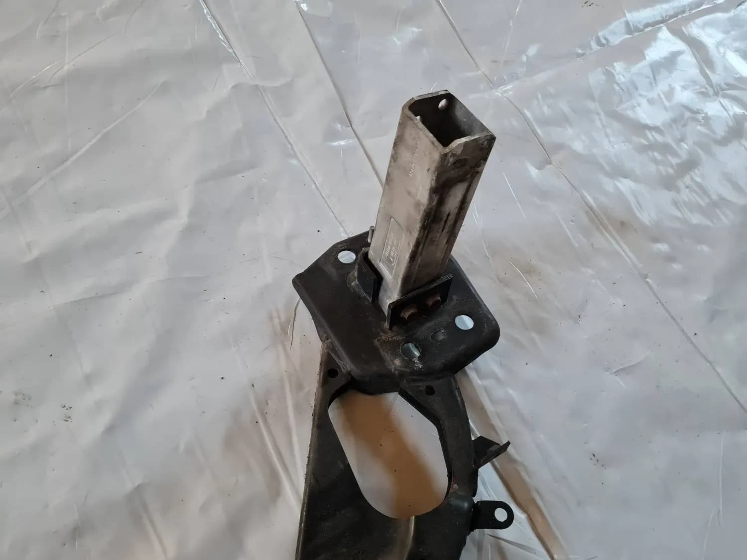 Traversă față pentru radiator AUDI A6 2008 - foto 3