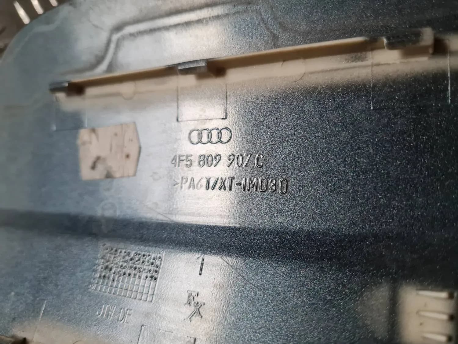 Capacul rezervorului de combustibil AUDI A6 2008 - foto 3