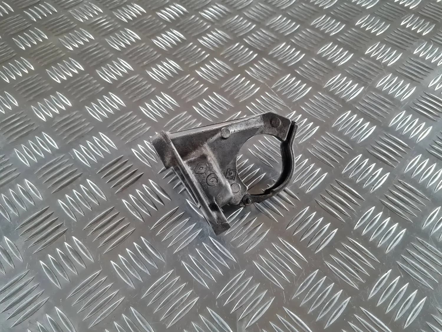 Suport pe jumătate de axă față RENAULT SCENIC III 2011 - foto 1