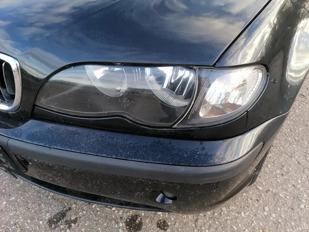 Fotografie mașină dezmembrată 4
