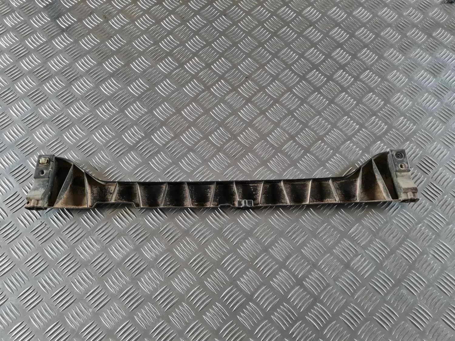 Suport central pentru bara de protecție spate AUDI A6 2008 - foto 3