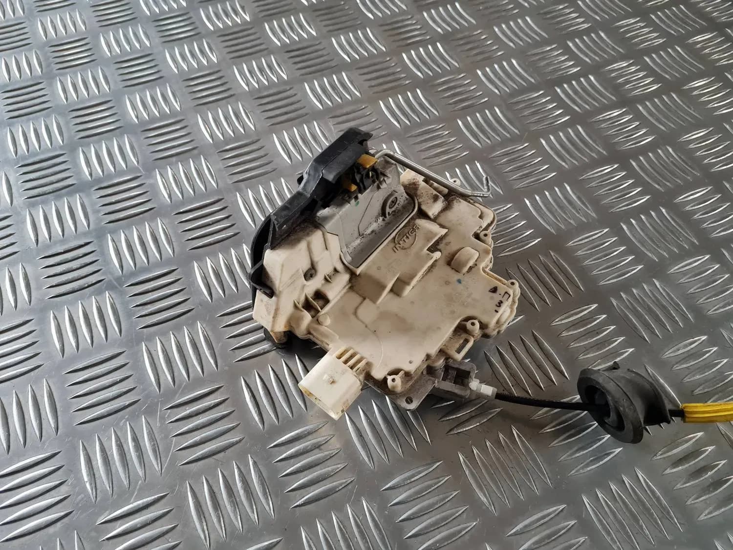 Blocarea ușii dreapta spate AUDI A6 2008 - foto 4