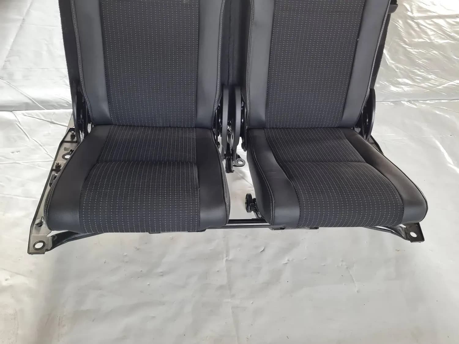 Scaunul de a treia filă RENAULT SCENIC III 2011 - foto 4