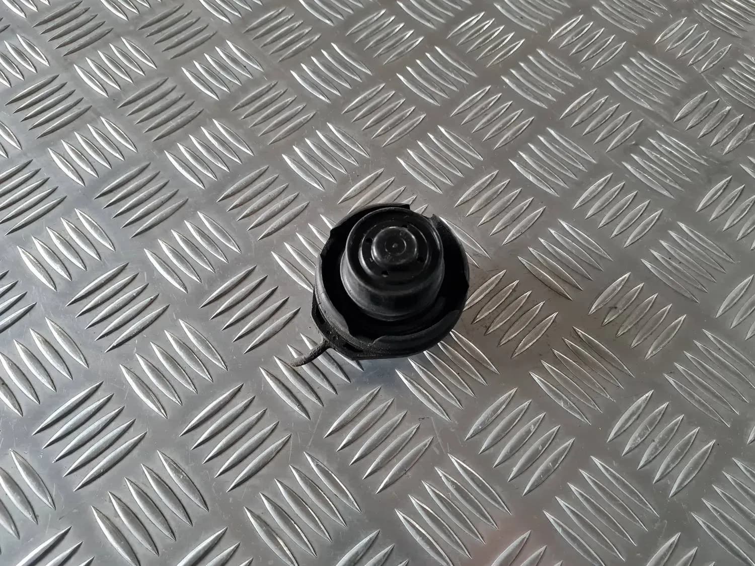 Capacul rezervorului de combustibil AUDI A6 2008 - foto 3