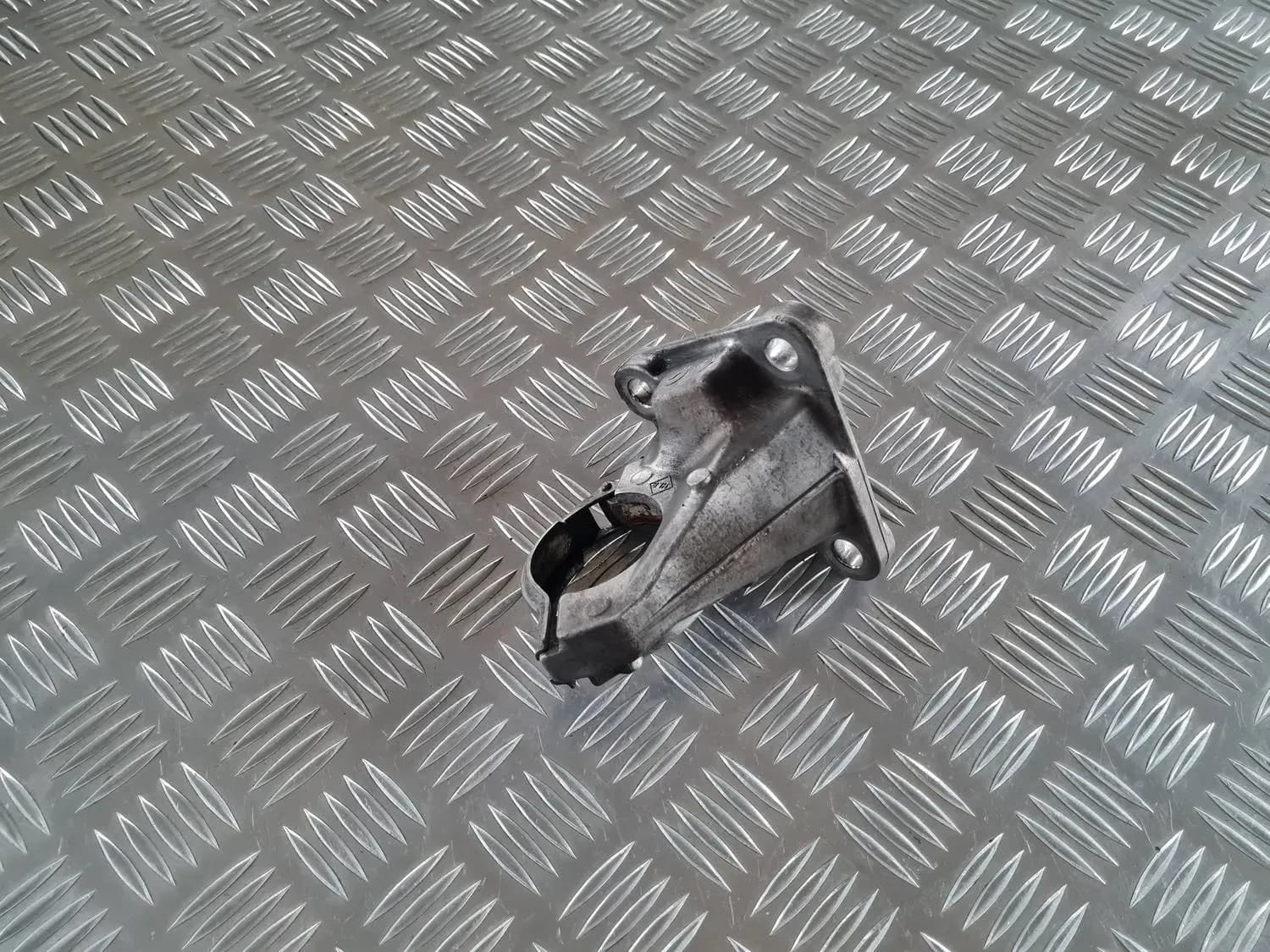 Suport pe jumătate de axă față RENAULT SCENIC III 2011 - foto 2