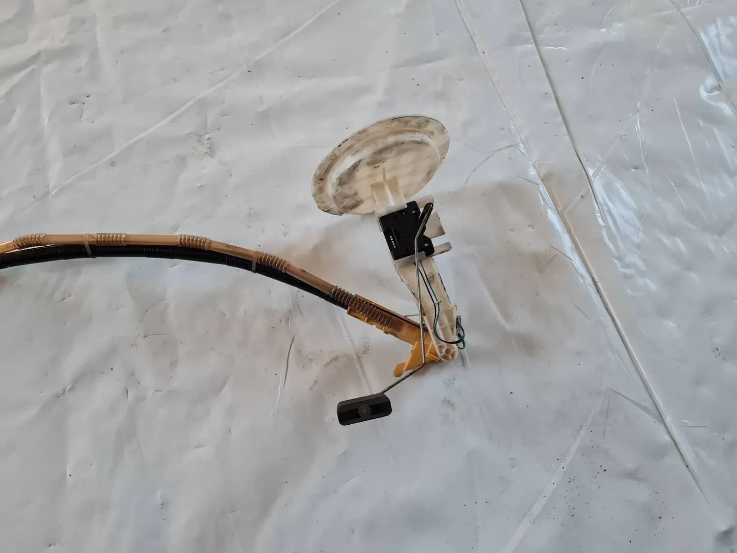 Pompă de combustibil suplimentară AUDI A6 2008 - foto 2