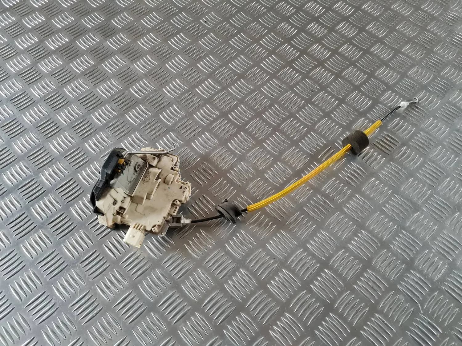 Blocarea ușii dreapta spate AUDI A6 2008