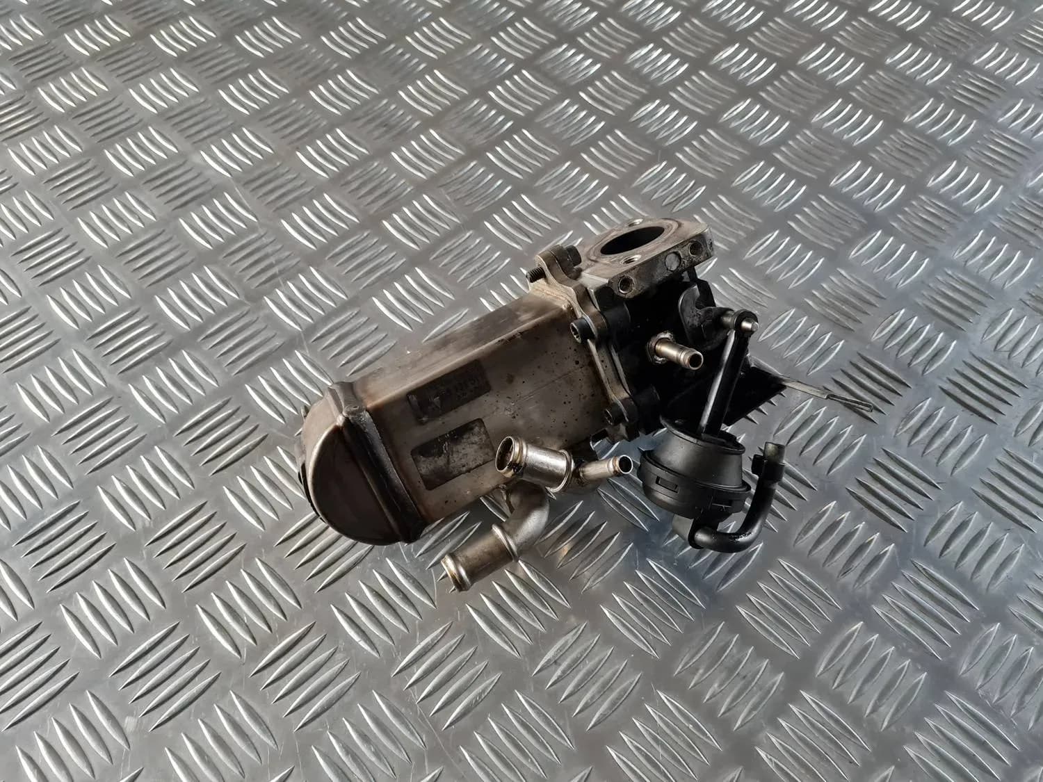 Răcitorul supapei EGR AUDI A6 2008 - foto 1