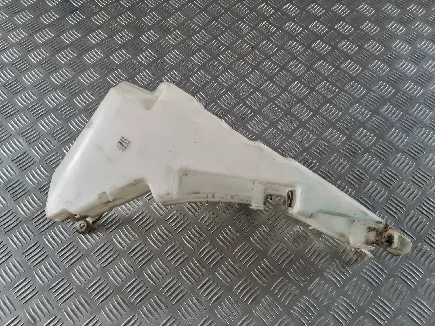 Rezervor de lichid de spălare AUDI A6 2008 - foto 2