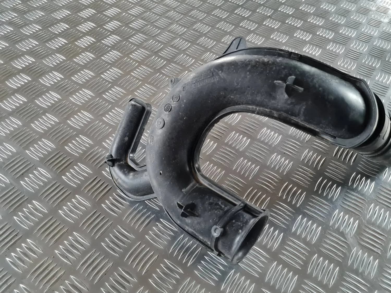Conductă de admisie a aerului RENAULT SCENIC III 2011 - foto 2