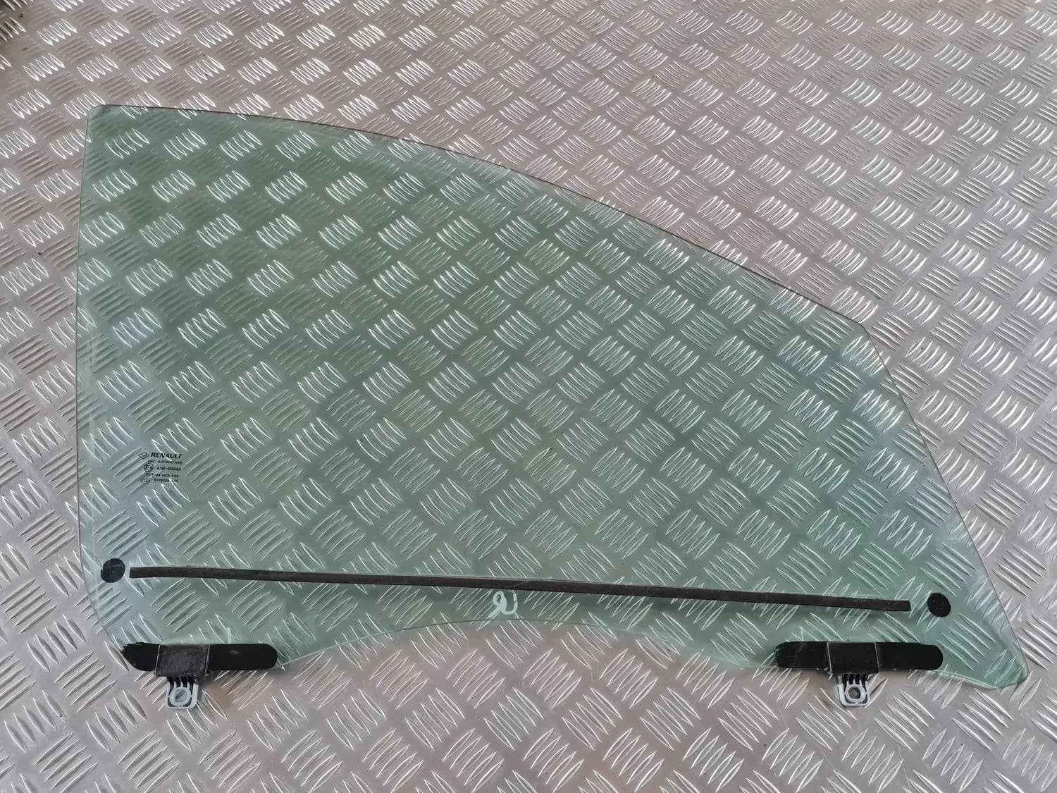 Geamul ușii dreapta față RENAULT SCENIC III 2011