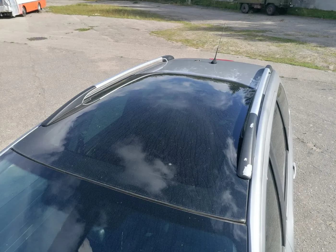 Fotografie mașină dezmembrată 5
