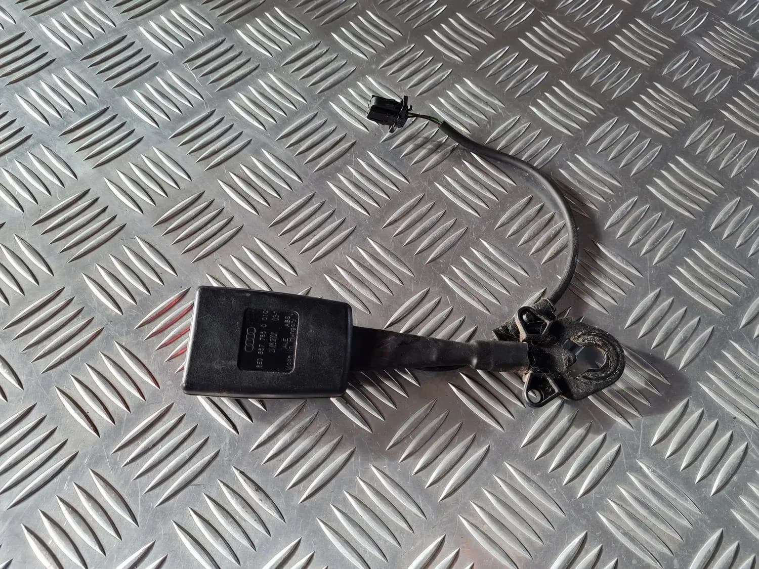 Cataramă centură de siguranță față AUDI A6 2008 - foto 2
