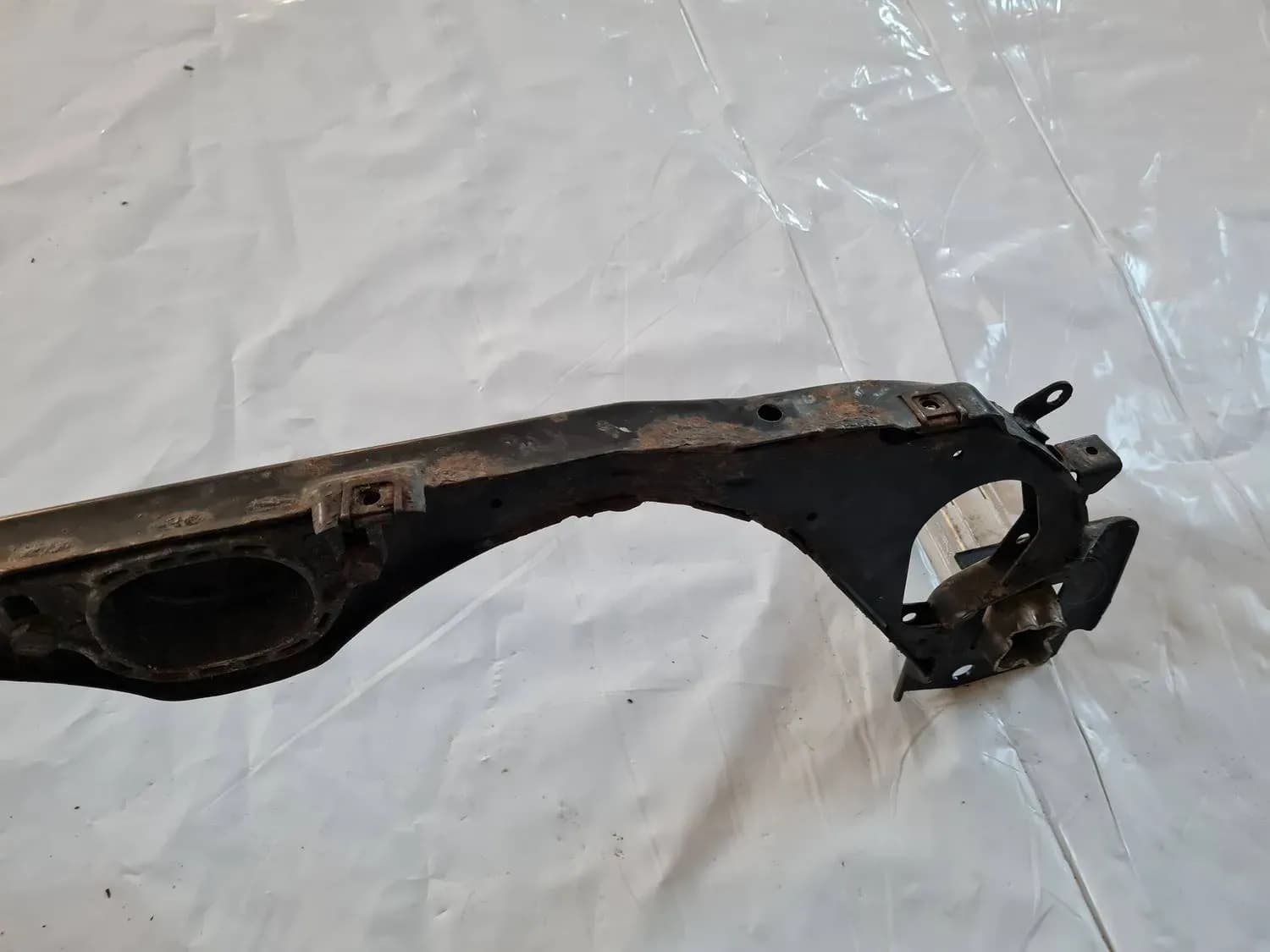 Traversă față pentru radiator AUDI A6 2008 - foto 7