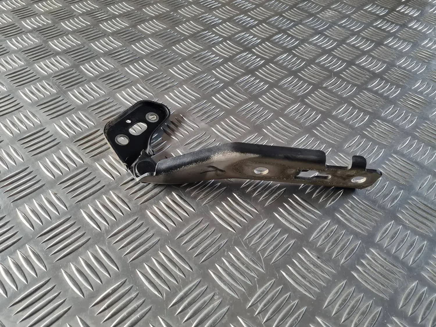 Balama capotei, dreapta AUDI A6 2008
