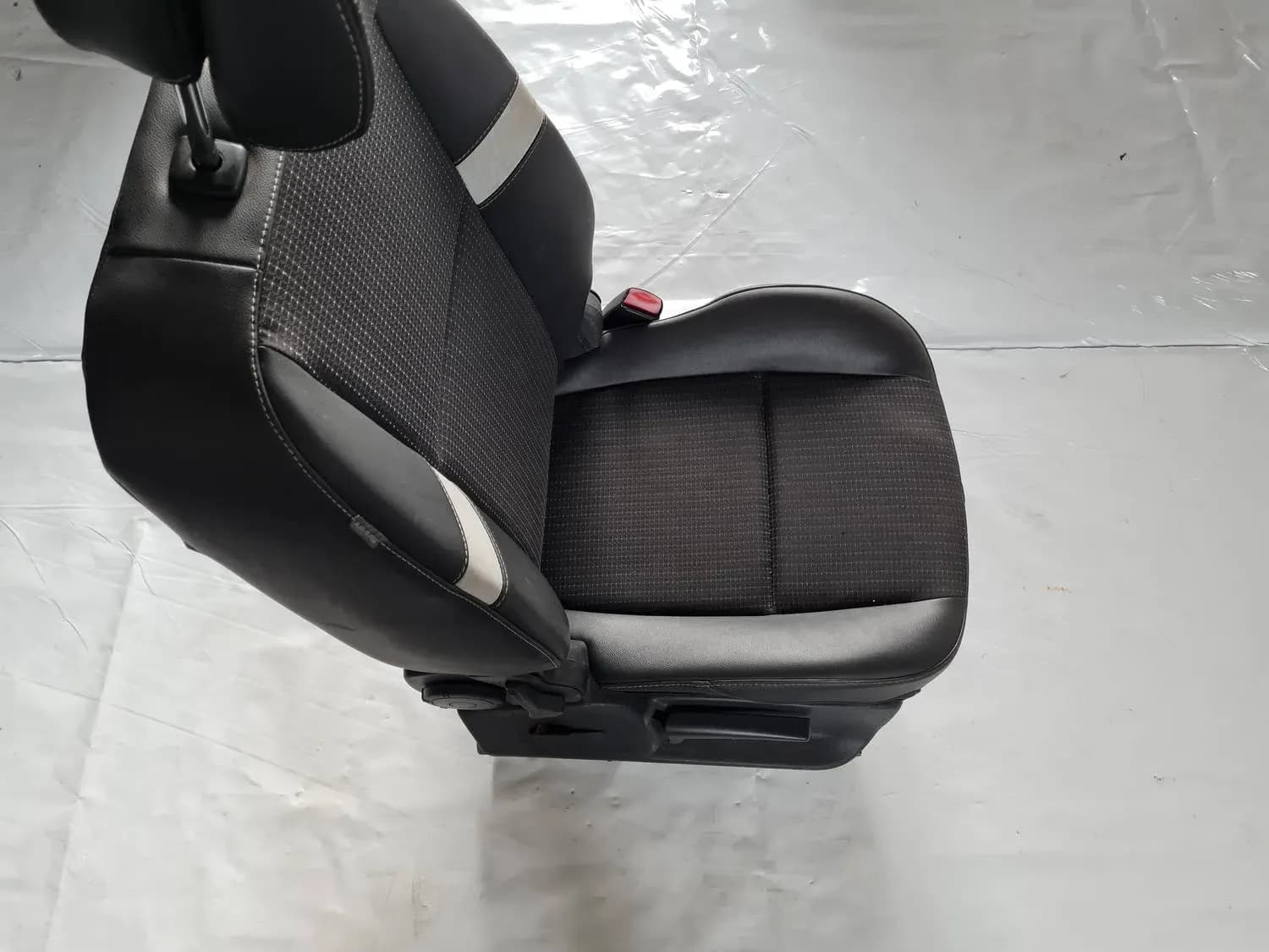 Scaun dreapta față RENAULT SCENIC III 2011 - foto 6