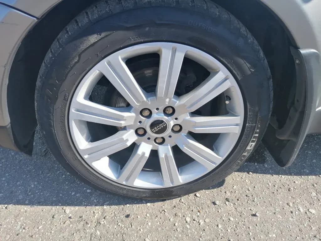 Fotografie mașină dezmembrată 4