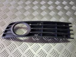 Grila proiectoarelor de ceață, stânga AUDI A4 2001