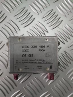 Unitatea de control a antenei AUDI A4 AVANT 2004